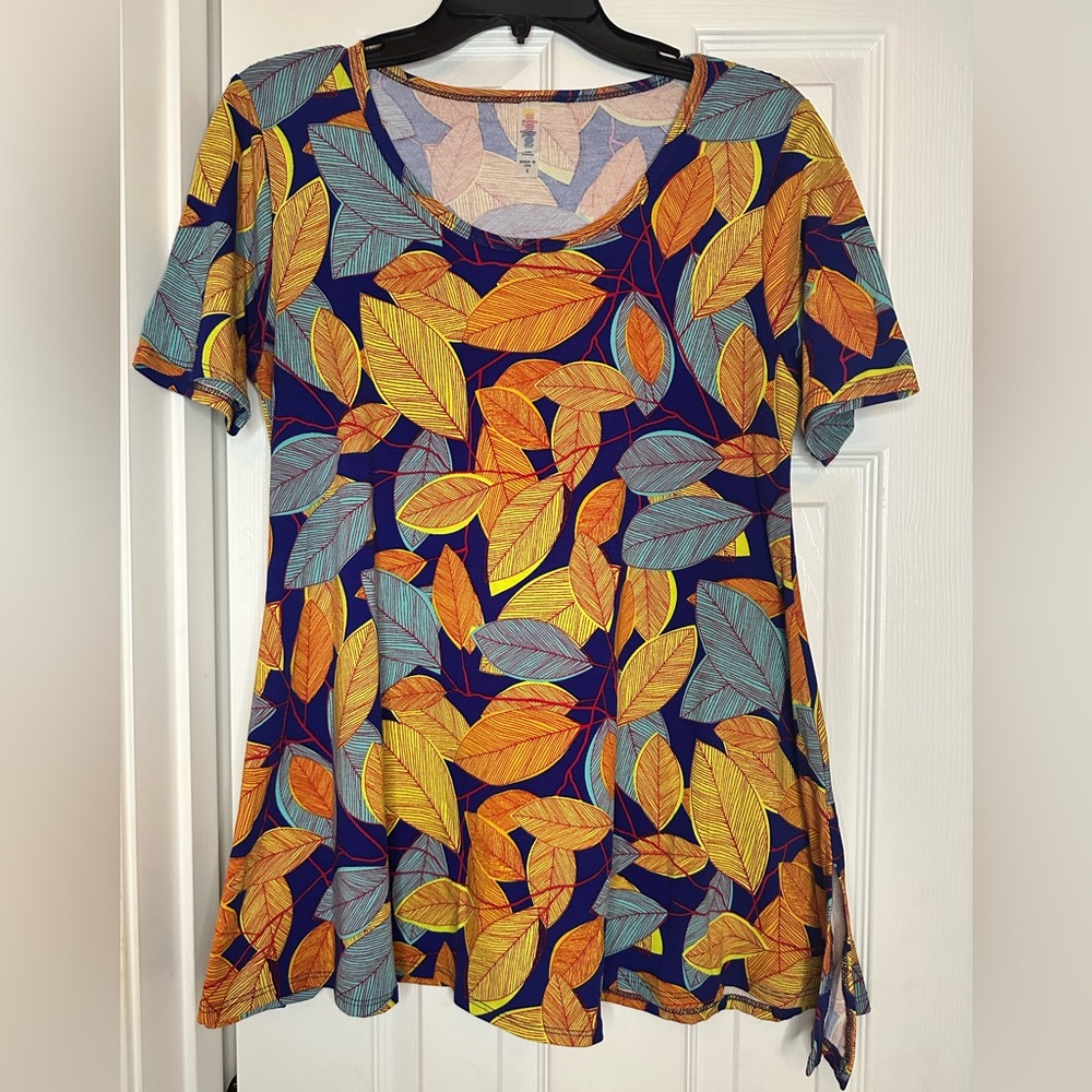LuLaRoe Blue and Orange Leaf Print “Perfect Tee” Top